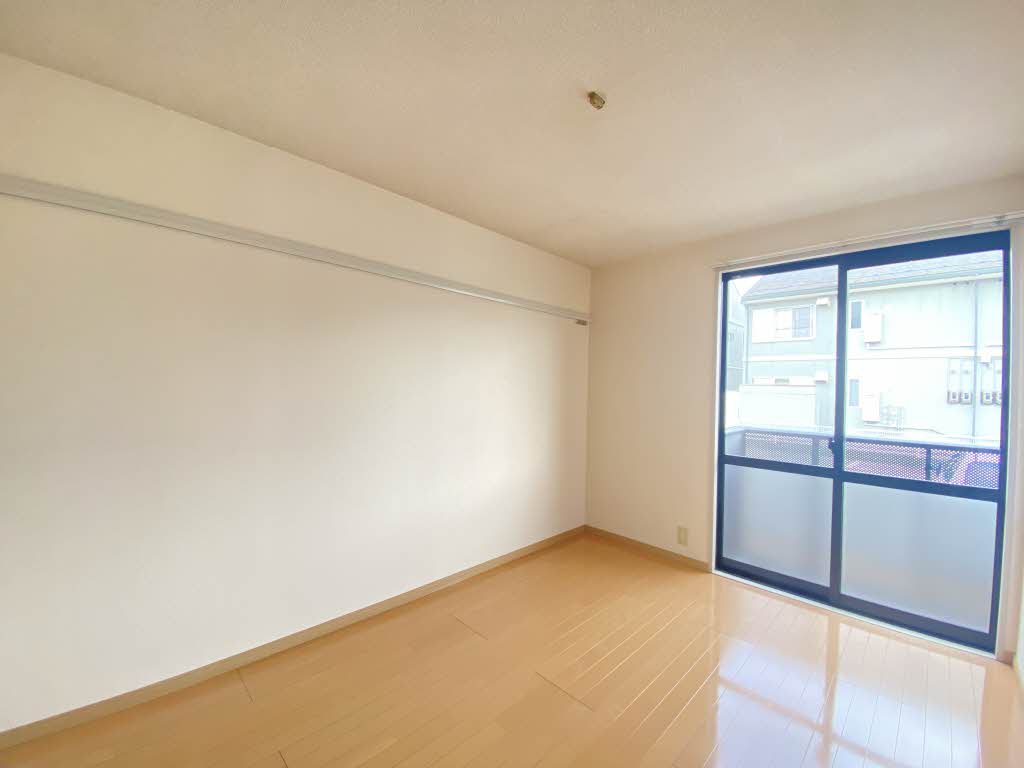 レジデンス岡ノ城 102号-4