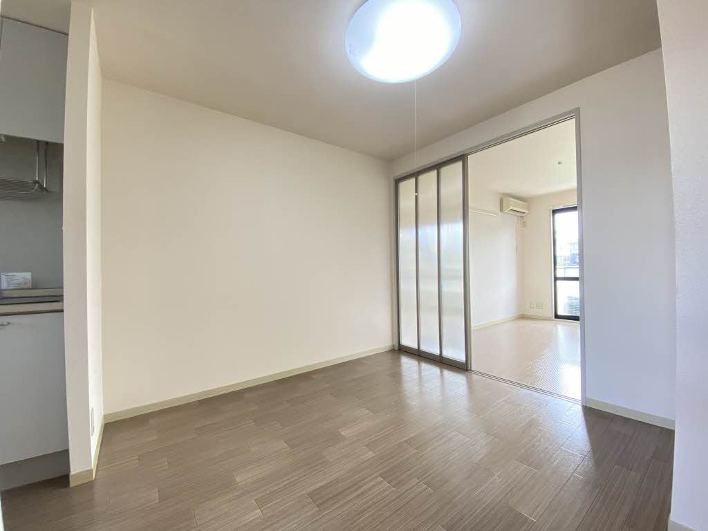 サンクス　Ｅ 203号-4