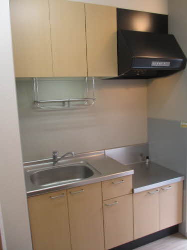 プレッセ山根Ｅ 203号-2