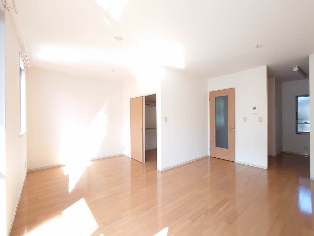 メゾンＡＳＡＨＩ 102号-3