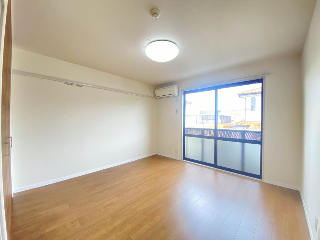 リンバ・イスタナ 202号-2