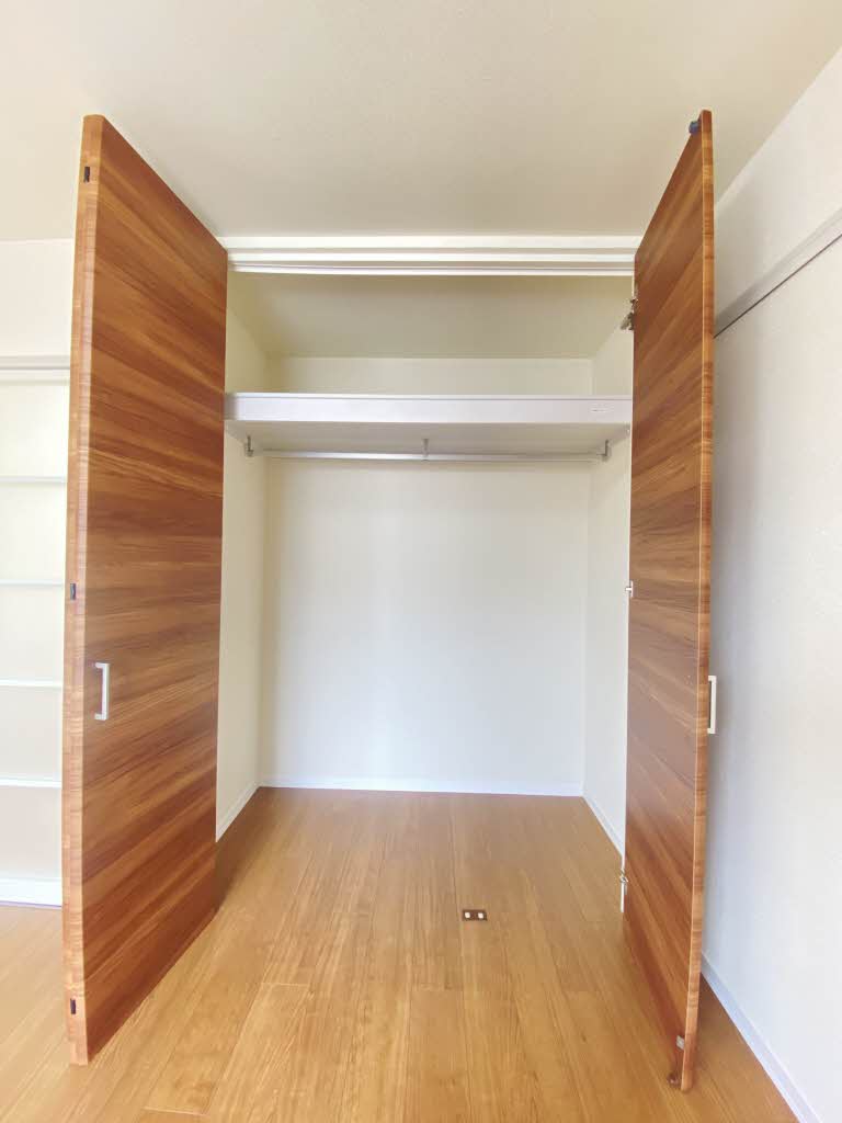 リンバ・イスタナ 202号-6