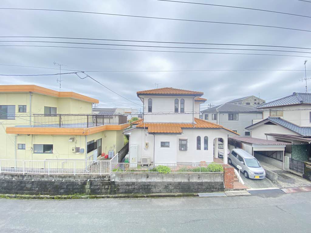 リンバ・イスタナ 202号-9