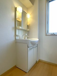 シャーメゾン津志田 102号-7
