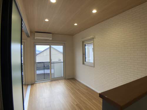 コートビレッジ 202号-1