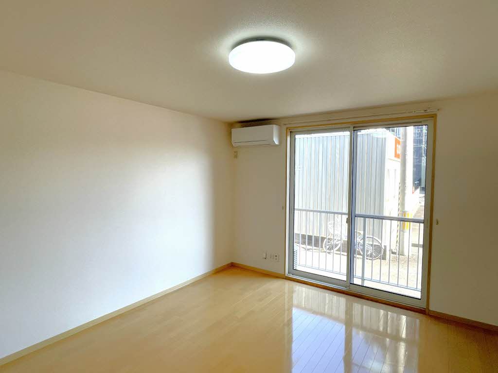 シャーメゾン津志田 102号-2
