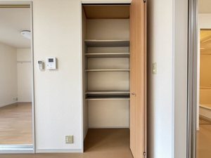 パレス・アザレアＤ 102号-12