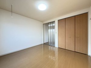 シャーメゾン詩歌の森　Ａ 202号-3