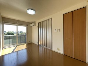 シャーメゾン泉 202号-2