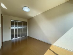 シャーメゾン泉 202号-3