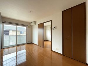 クリスタル・コート 203号-3