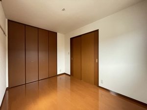 クリスタル・コート 203号-11