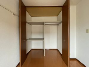 クリスタル・コート 203号-12