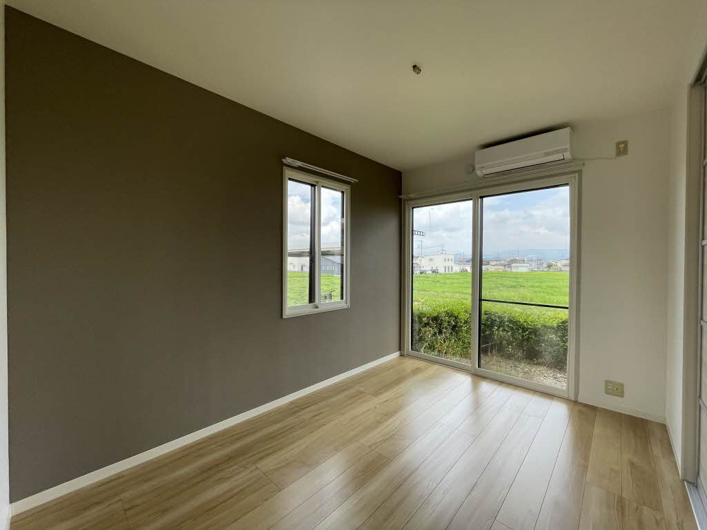 クリスタル・ガーデン D 101号-1