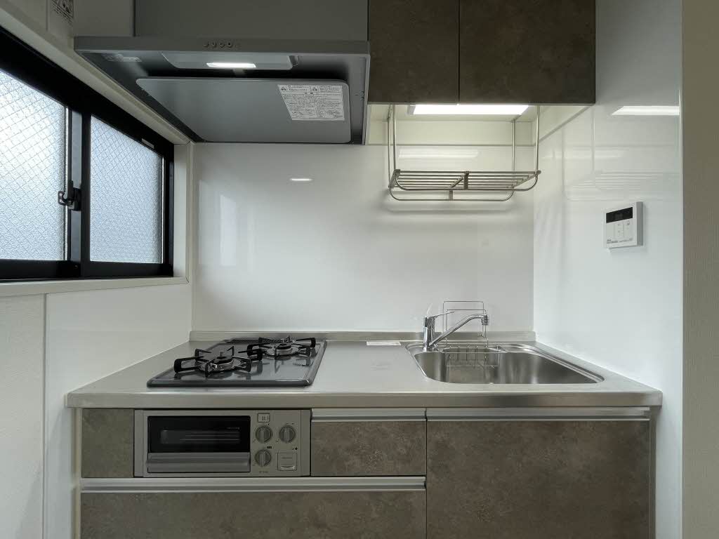 クリスタル・ガーデン D 101号-3