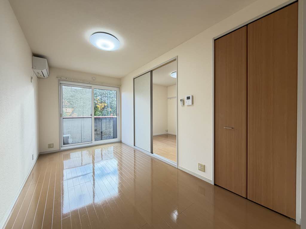 パレス・アザレアＤ 102号-2