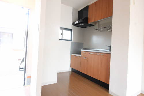 パレス・アザレアＤ 202号-2