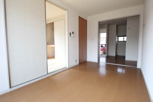 パレス・アザレアＤ 202号-8