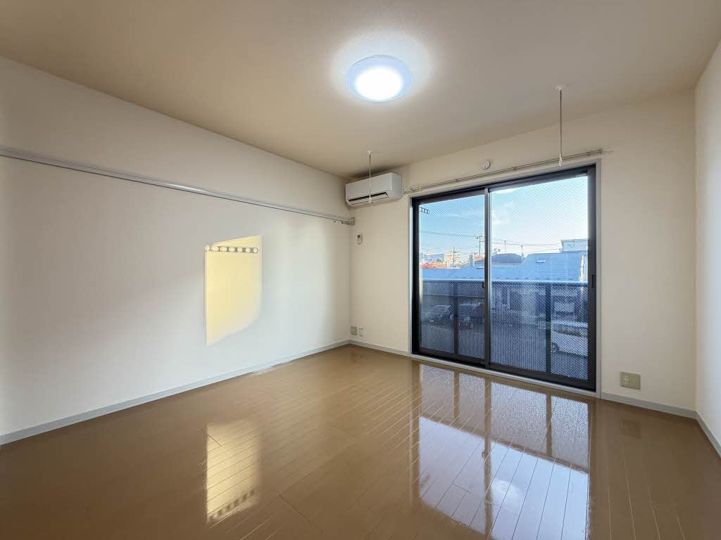 シャーメゾン詩歌の森　Ａ 202号-2