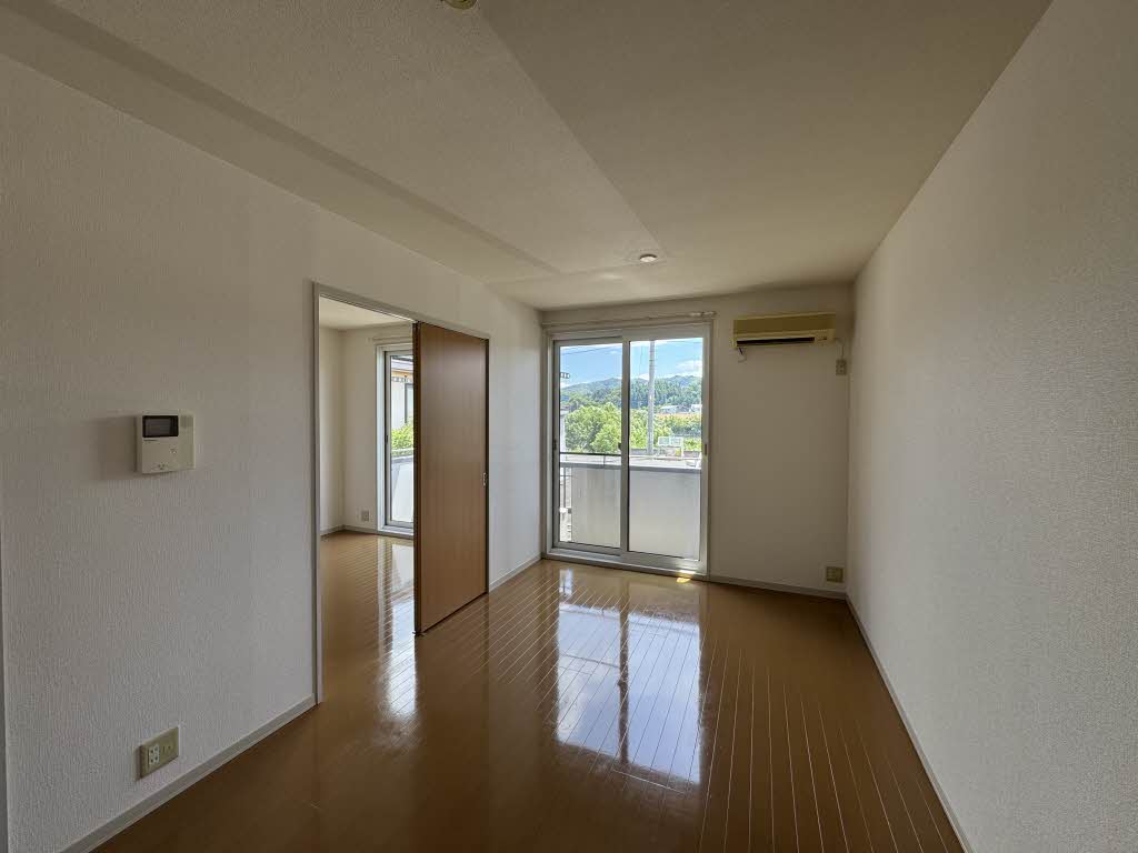 フォレストグリーン 102号-2