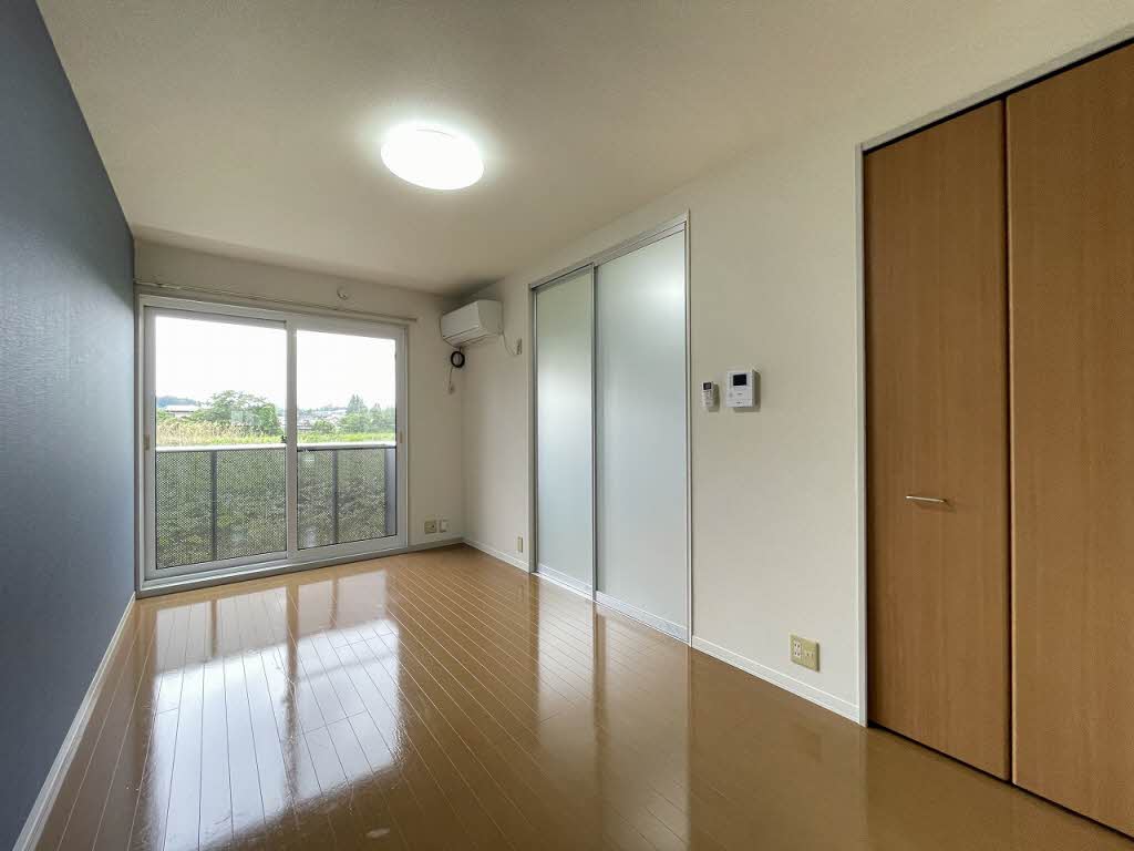 シャーメゾン泉 102号-2