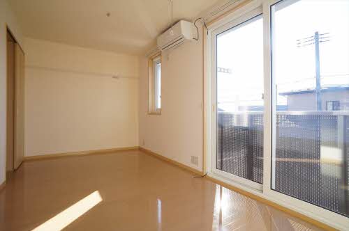 シャーメゾン栄 202号-2