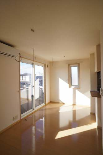 シャーメゾン栄 202号-4