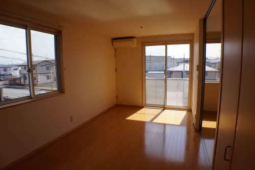 シャーメゾン・ヤマト 202号-2