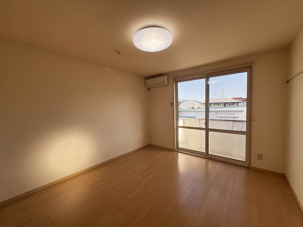 シャーメゾン大森 201号-2