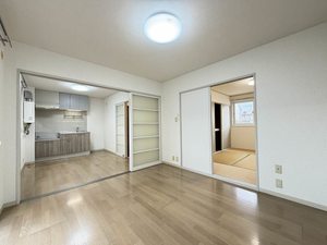 ロイヤルパレス城東　Ａ 102号-3