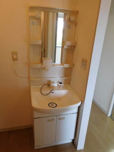 ウィスタリア東通 201号-13