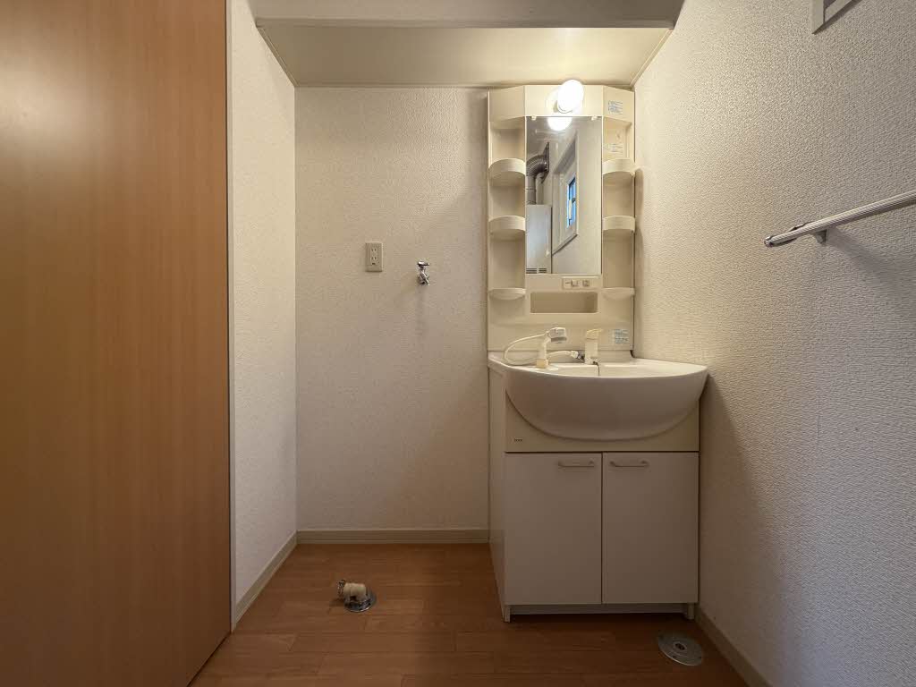 バリュージュ東通 102号-8