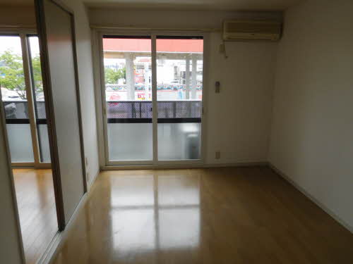 ウィスタリア東通 201号-2