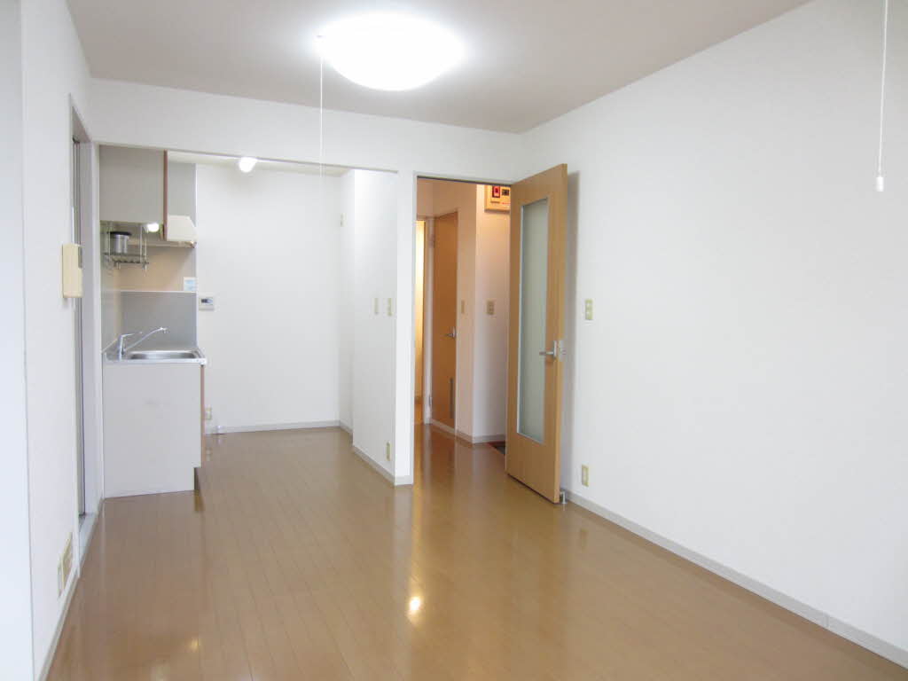 ルミエールＣ 102号-3