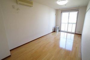 シャーメゾンカナン 202号-2