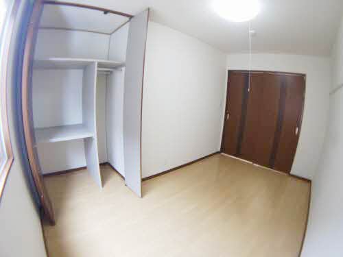 シャーメゾン・ポルト 201号-3