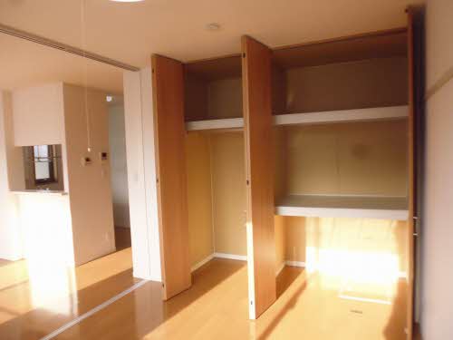 シャーメゾンイシファインＢ 103号-3