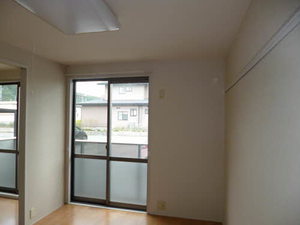 ラフィーネかみのやま 101号-7