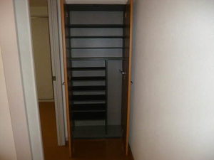 ラフィーネかみのやま 103号-4