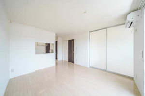 シャーメゾン薬師 203号-3