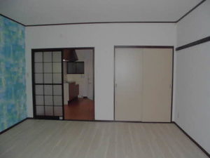 パインヒルズ 102号-2