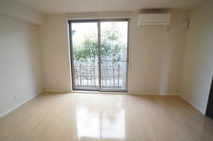 シャーメゾンＧＬＡＮＺ 102号-3