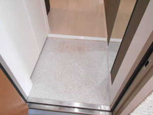 リラ中通 203号-3