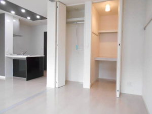 リラ中通 203号-8