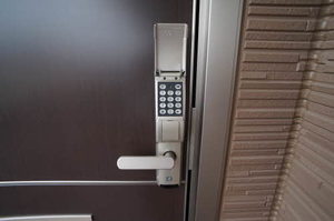 シャーメゾン小白川 201号-2