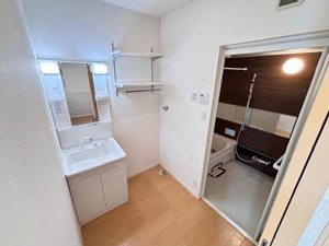 ヴィラ西中央 202号-8