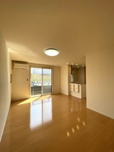 シャーメゾン明石台 201号-3