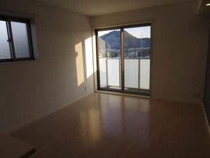 シュエットメゾン参番館 D104号-3