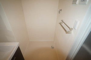 シャーメゾン日の出町 301号-4