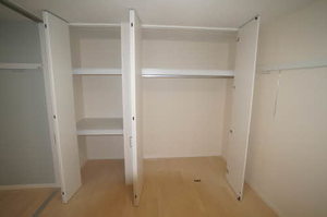 シャーメゾン日の出町 302号-4